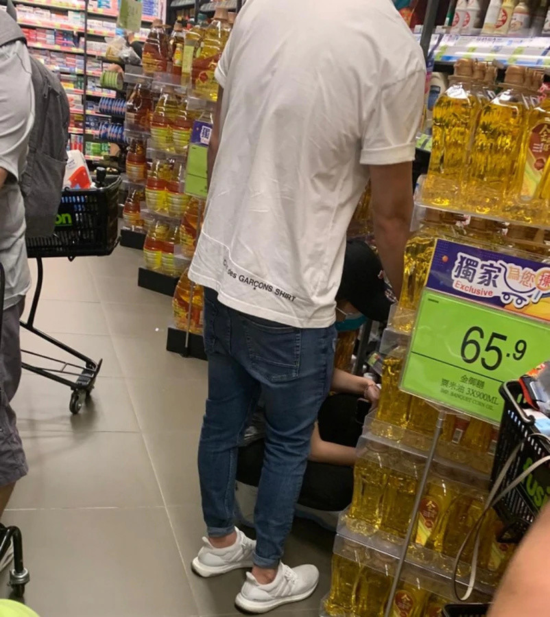 tvb小生|港姐冠军错失赌王儿子后疑吃回头草 与TVB小生庆生逛街似情侣