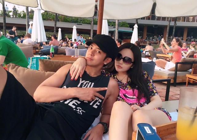 周扬青|周扬青晒与男友人同框为其征婚，却反被催婚，她淡定回应称不着急