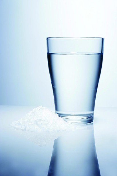 淡盐水|晨起一杯淡盐水，健康又长寿？