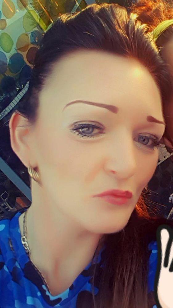 英国_社会|英国小夫妻原本郎才女貌，结果想不开吸毒，如今容貌大变惨不忍睹