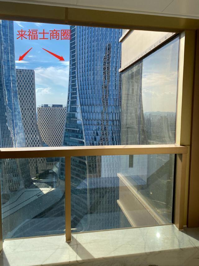 张大奕|张大奕深夜晒素颜照，豪宅内放十几株绿植，不忘提杭州新房炫富！