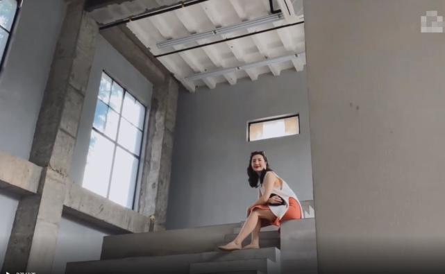 张大奕|张大奕深夜晒素颜照，豪宅内放十几株绿植，不忘提杭州新房炫富！