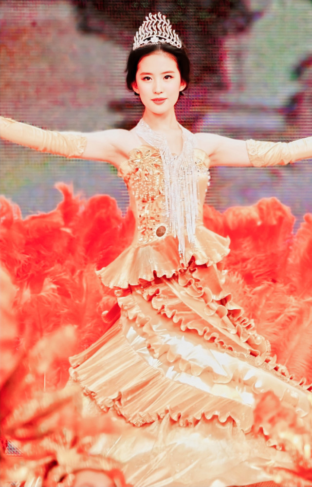 金鹰女神|金鹰女神颜值比拼，无论是赵丽颖还是热巴，颜值都输给了第一届