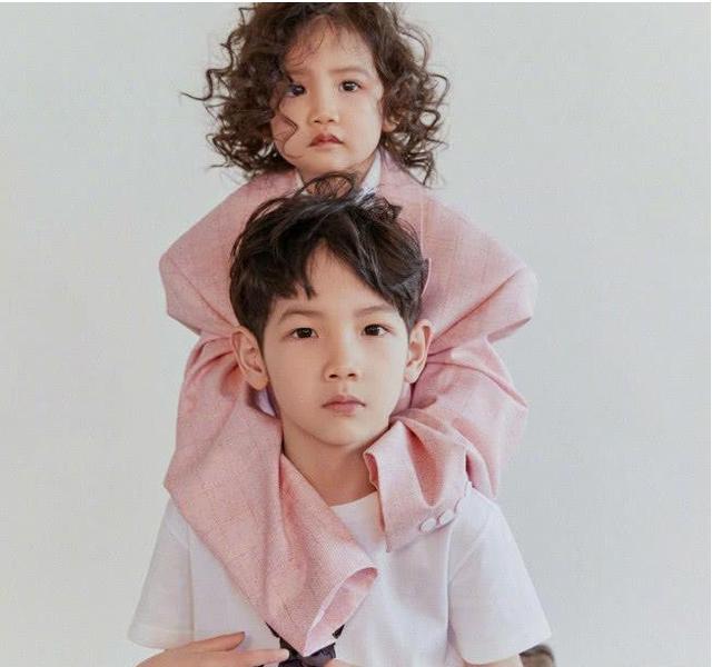 五官深邃,气质跟爸爸完全不一样|杨雨辰|杨烁|孩子|父母