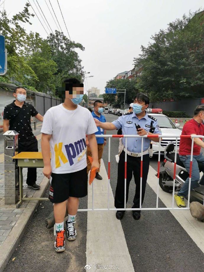 考生|家长送错考场 交警及时“纠正”