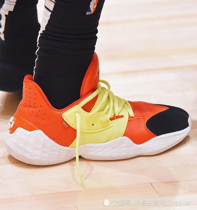 字母哥上脚二代奥拉迪波上脚aj10