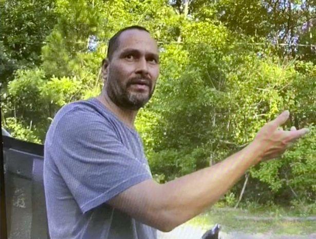 伊斯梅尔·卡西利亚斯|国庆日14岁女儿卧室惊现男子，愤怒的美国爸爸把他打得满地找牙