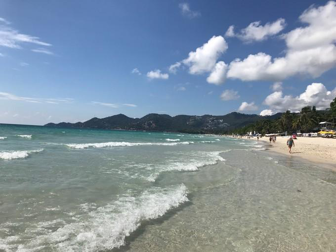 自拍|姐妹俩在礁石上自拍一起让海浪卷走，妹妹被找到时已溺水身亡