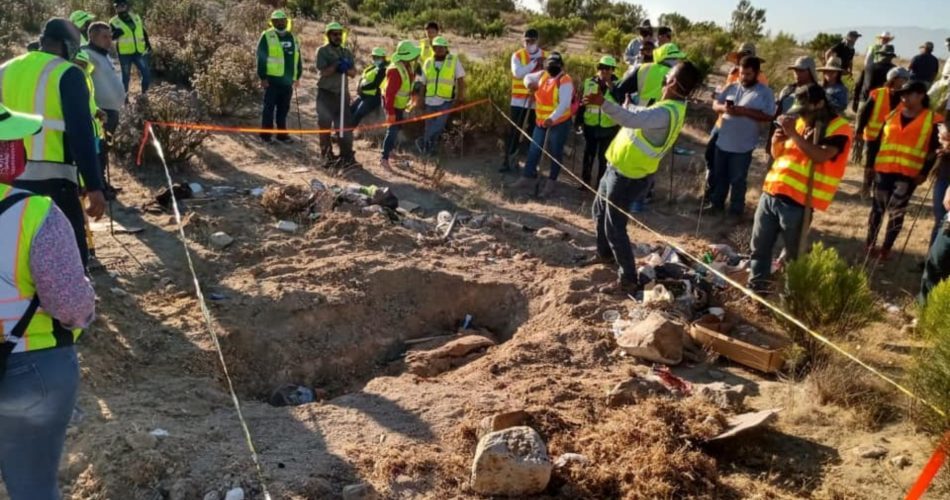 墨西哥_社会|河谷内一周挖出12具无名尸体，神秘埋尸地还藏着更多尸骨