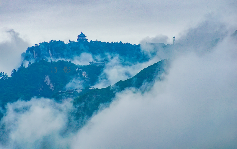 天青色等烟雨,而我在等你