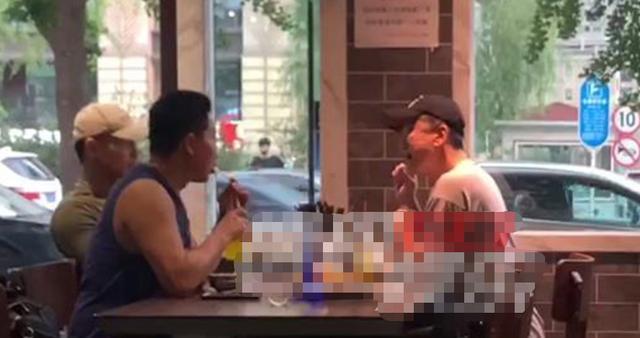 毛宁|“金童”毛宁也发福！挺肚腩不修边幅与友聚会，网友大呼认不出