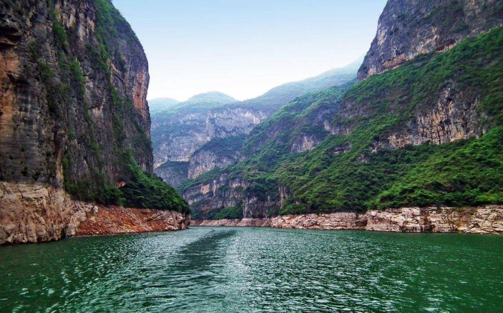 三峡大坝|如果把三峡大坝加高10米，截留更多的洪水，可行吗？