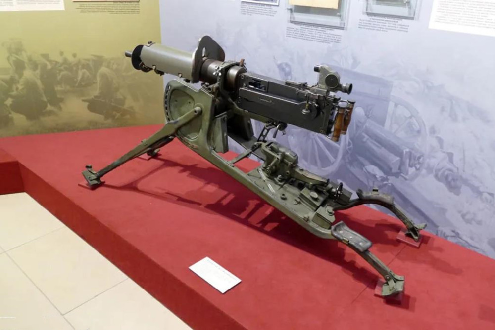 真·满配马克沁重机枪!不仅射手有枪盾防护,连水冷套筒都有保护套
