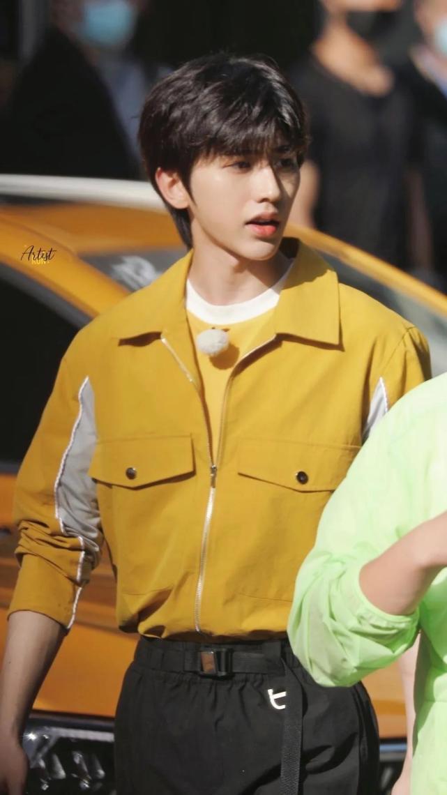 "饭饭时尚"蔡徐坤饭拍,tfboys大片,黄明昊寸头,李宇春艺术