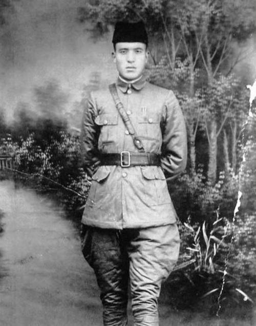 1925年,西北军2师部队入甘肃,那时候马步芳还没有上位,主管青海的是