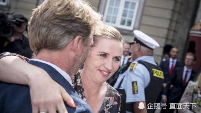 二婚丹麦最年轻女首相与三婚男友结婚 两人一下有了5个孩子