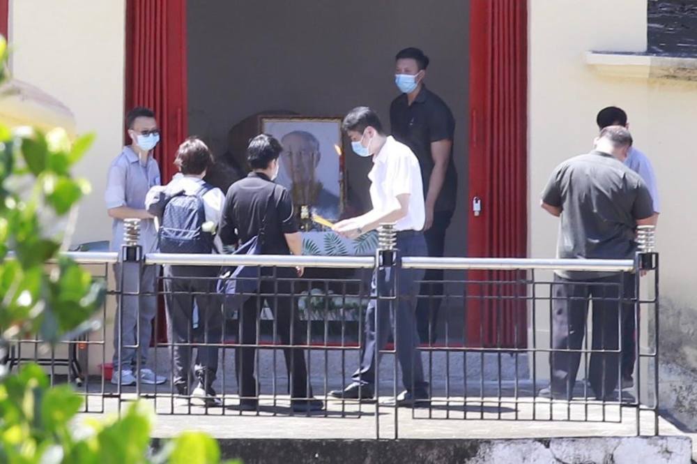 何鸿燊|怕赌王被盗？港媒曝何家花百万聘请多名保安，加强东华义庄防御