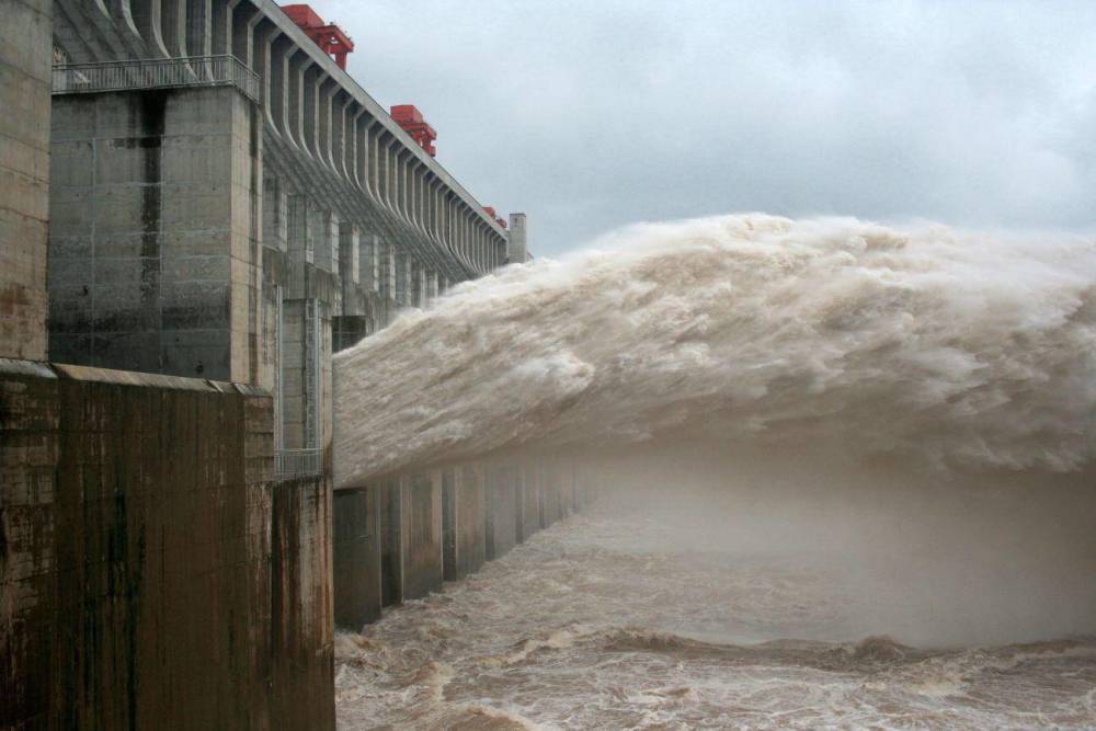 三峡大坝|三峡大坝为什么不在汛期前把水放空？