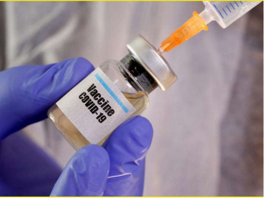 新冠疫苗|牛津新冠疫苗已转让给俄企？指责俄“偷”疫苗，美英加三国被打脸