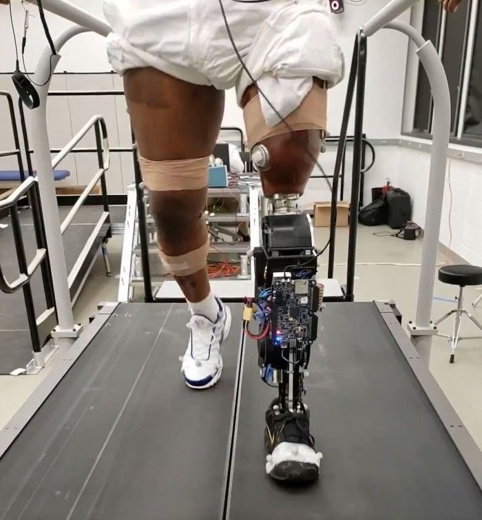 假肢|新型机械义肢亮相：更安静、摆动更灵活 续航更持久