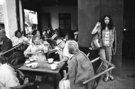 三毛|29年前，三毛在医院上吊自杀，王洛宾知道后连喝八瓶烈酒最终病倒