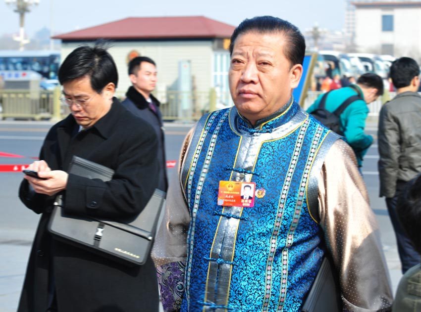 包括关彦斌的女儿,葵花药业现任董事长关玉秀在内的数个消息源,向经济