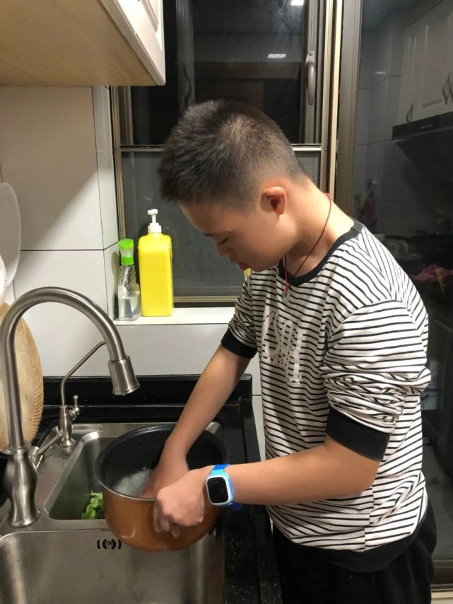 中山13岁暖男"唐宝宝":努力做一个温暖的小太阳