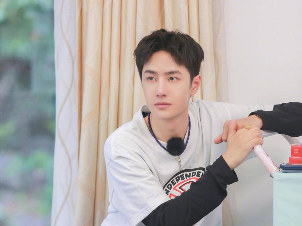 汪涵|金鹰节主持人阵容疑曝光：朱广权合作汪涵，王一博或将加盟成看点