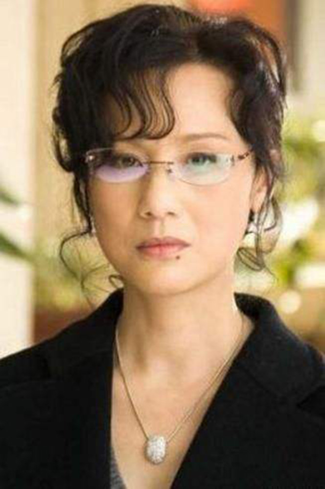 李建群|“容妃”李建群去世，年仅63岁！患癌多年头发掉光，无儿女心态好