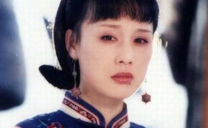 李建群|“容妃”李建群去世，年仅63岁！患癌多年头发掉光，无儿女心态好