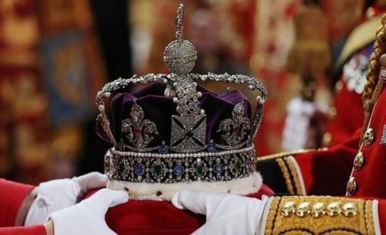 塔罗占卜选一顶王冠测你失恋时的承受能力有多强