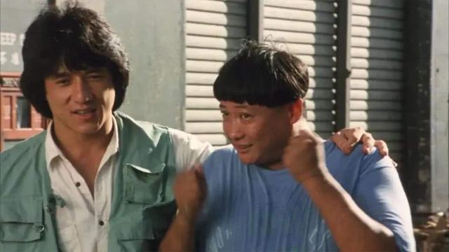 成龙|25岁时，成龙被“新义安”追杀，电联“竹联帮”大佬王羽，救救我吧