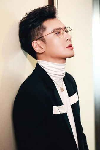 任嘉伦|他一年361天都在拍戏，被称为“横店一哥”，没钱的时候吃7碗米！