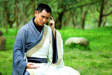 任嘉伦|他一年361天都在拍戏，被称为“横店一哥”，没钱的时候吃7碗米！