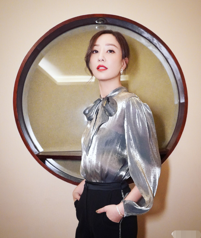 郑希怡|郑希怡称不吃蓝盈莹撒娇那套，遭其粉丝死亡威胁：再黑蓝盈莹就把你头砍掉