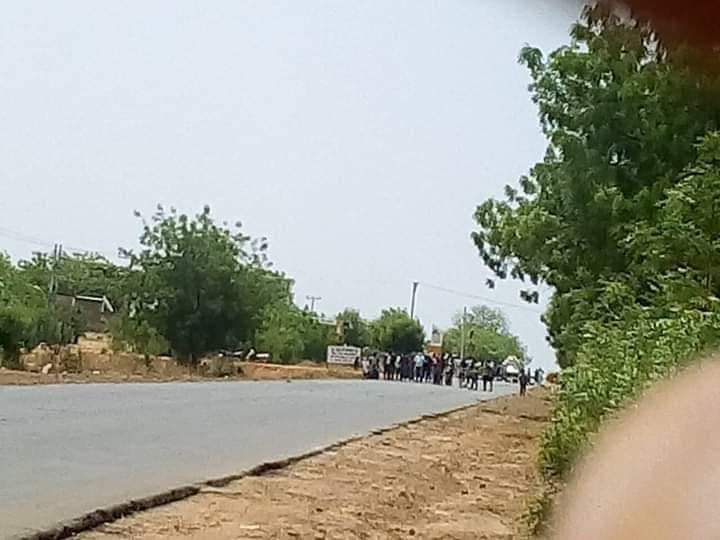 希曼塔·比斯瓦·萨玛|印度100多名新冠病人集体逃出隔离中心，堵在高速路上