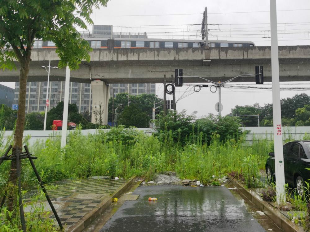 从烂泥路到断头路:宝山罗店大居这条路2年来为何迟迟无法打通?