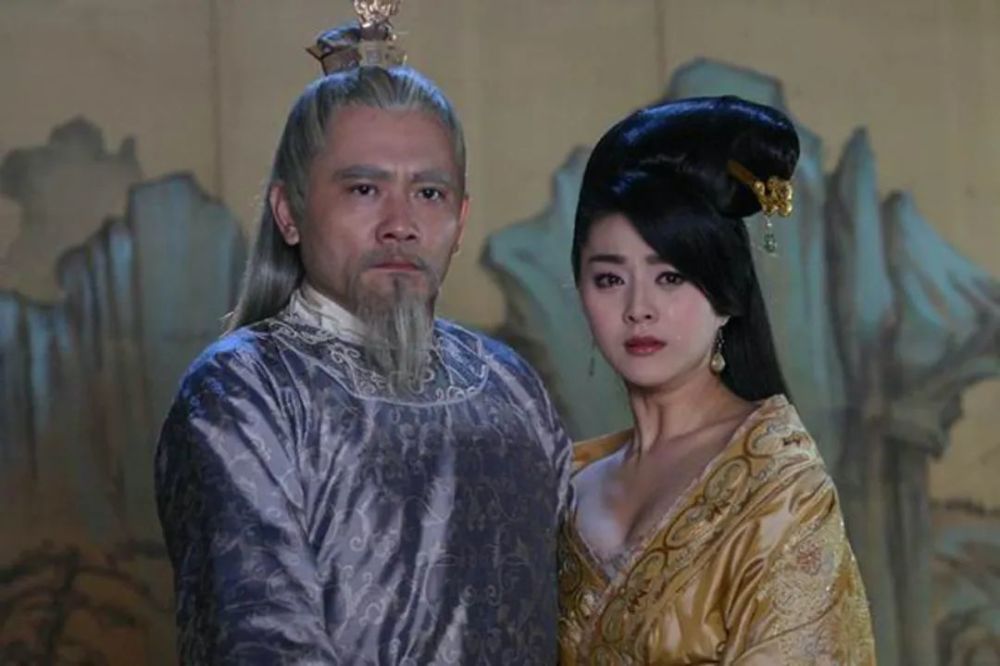 小娘惹|《小娘惹》中黄金城，荧屏初恋是范冰冰，两人的爱情很狗血