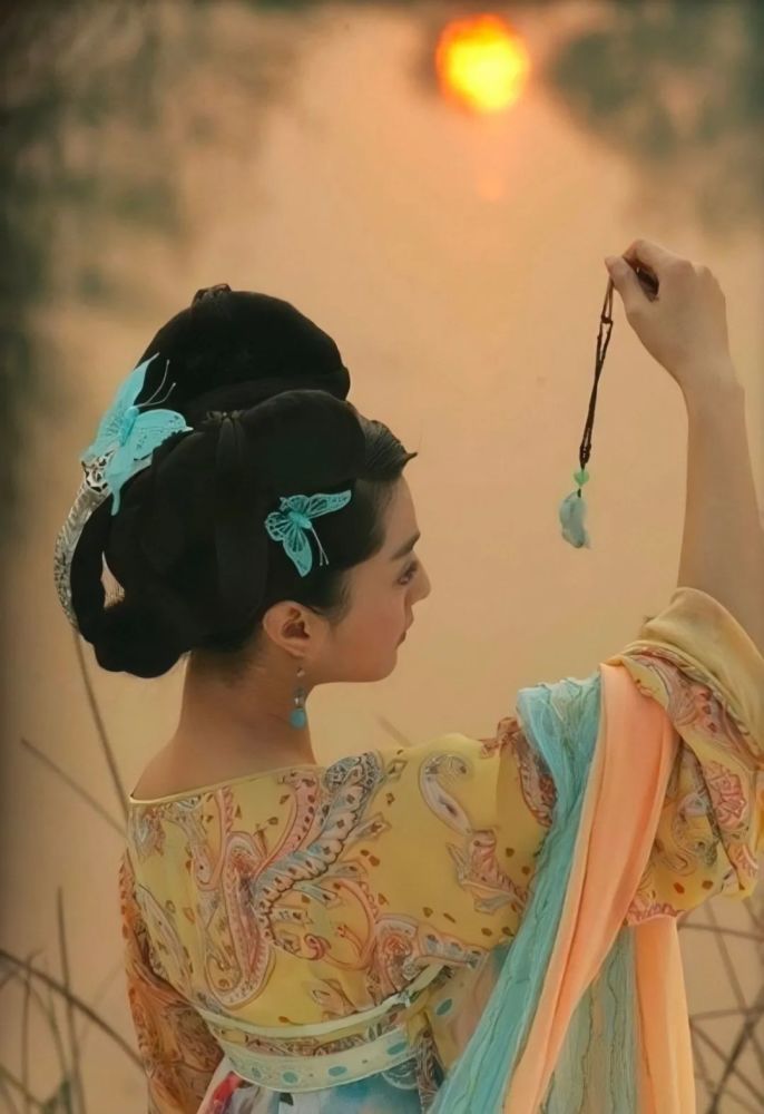 小娘惹|《小娘惹》中黄金城，荧屏初恋是范冰冰，两人的爱情很狗血