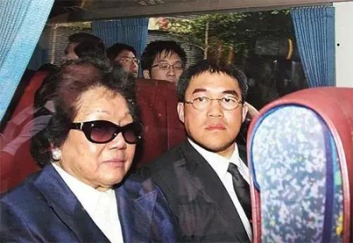 霍英东|霍英东家三房太太相处和睦的背后