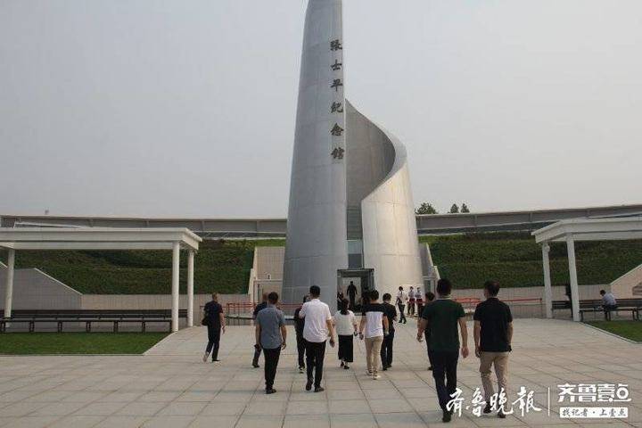 "很多青年企业家在参观了魏桥集团老董事长张士平纪念馆之后深有感触