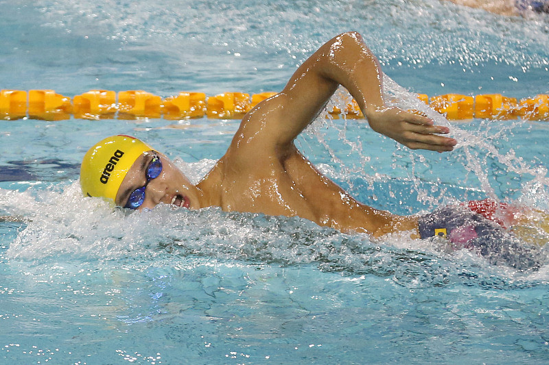 自由泳健身中,学会2个换气技巧,让你轻松畅游一夏