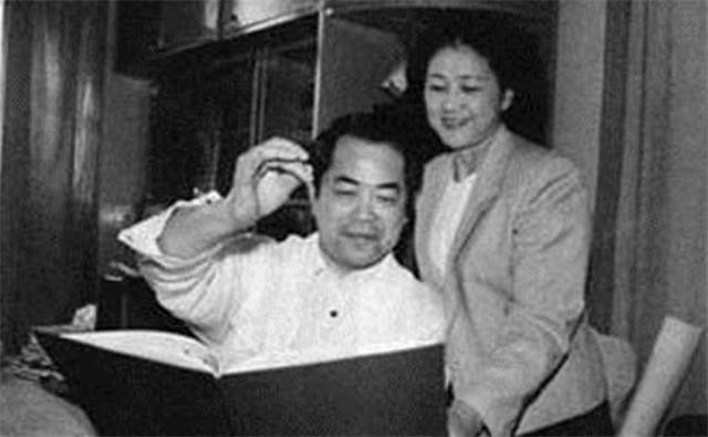 范曾|范曾为爱断子女关系，今82岁财富堆积，膝下却无一子陪伴，值得吗