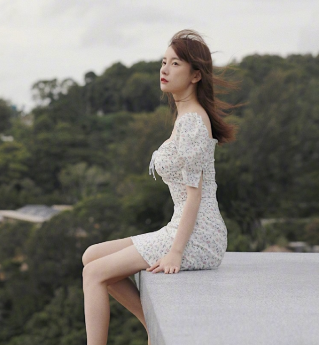 张檬靠"抬腿坐"走红网络,把脚抬成90度,体重过百女子别尝试