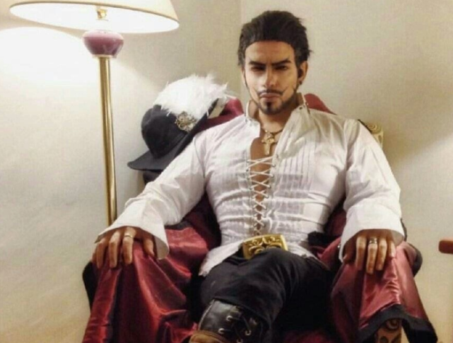 《海贼王》cosplay神还原,女帝霸气回眸,黄猿打破"次元壁"