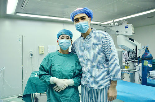 直播演员在成都做icl晶体植入手术全过程 腾讯新闻