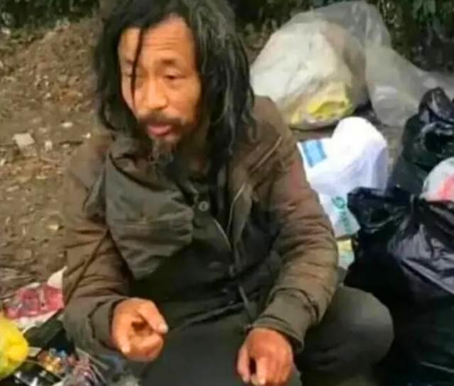 流浪大师|干儿子走了、名气淡了，“流浪大师”沈巍跌落神坛后靠什么生活？