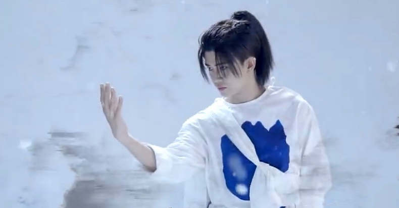 迪丽热巴|任嘉伦定妆照曝光！白衣、飘雪侠客气息十足，搭档迪丽热巴太配了