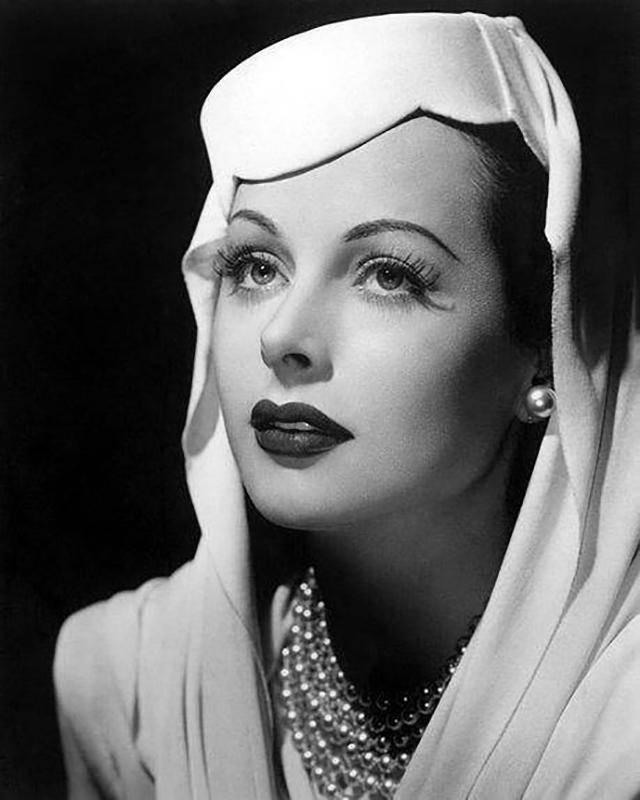 9位旧时光电影里的欧美女明星,前两位是世纪巨星,发型成为经典