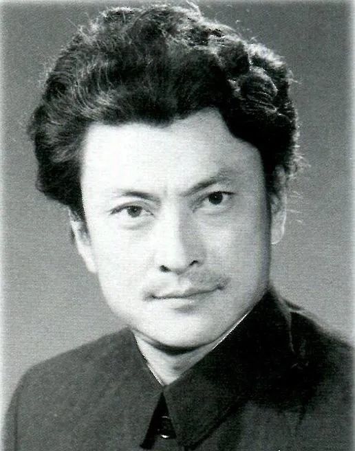 康熙王朝|《康熙王朝》里容妃去世，她还是中国最美服装设计师